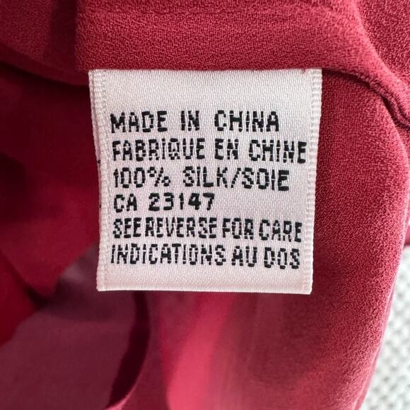 VTG Talbots Top Women 12 Red Pure Silk Button Front Short Sleeve Collared Career - Picture 10 of 11